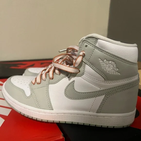 Jordan 1 Retro High OG
I Seafoam (Women's) - Picture 8 of 9